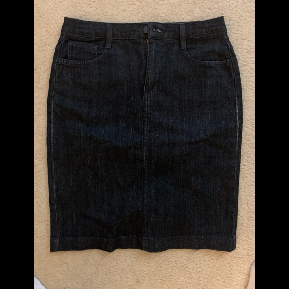 Denim skirt by Jones New York size 6